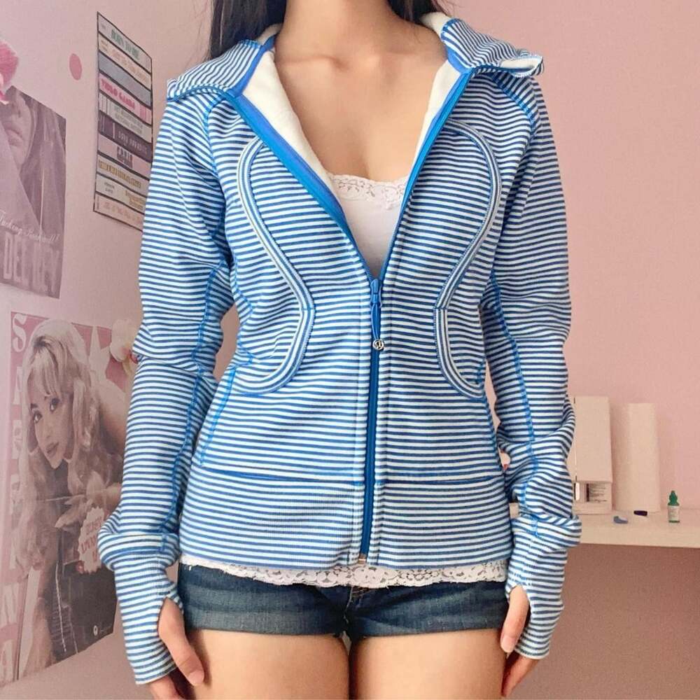 Lululemon Women's Blue and White Hoodie